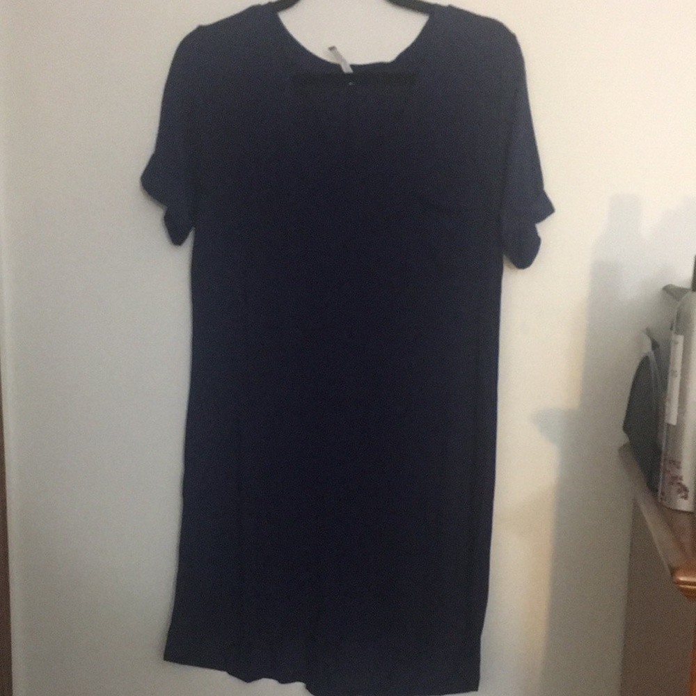 NWOT bouncy material navy pocket tee dress